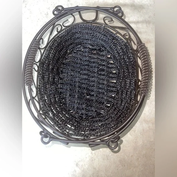 Wrought Iron Basket with Handle - Picture 3 of 6